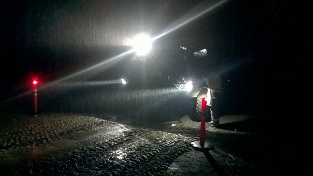 Kolmelta aamuyöllä 500 kilometriä ajettu. Testiajajina vuorossa Patrian johdon edustajat.