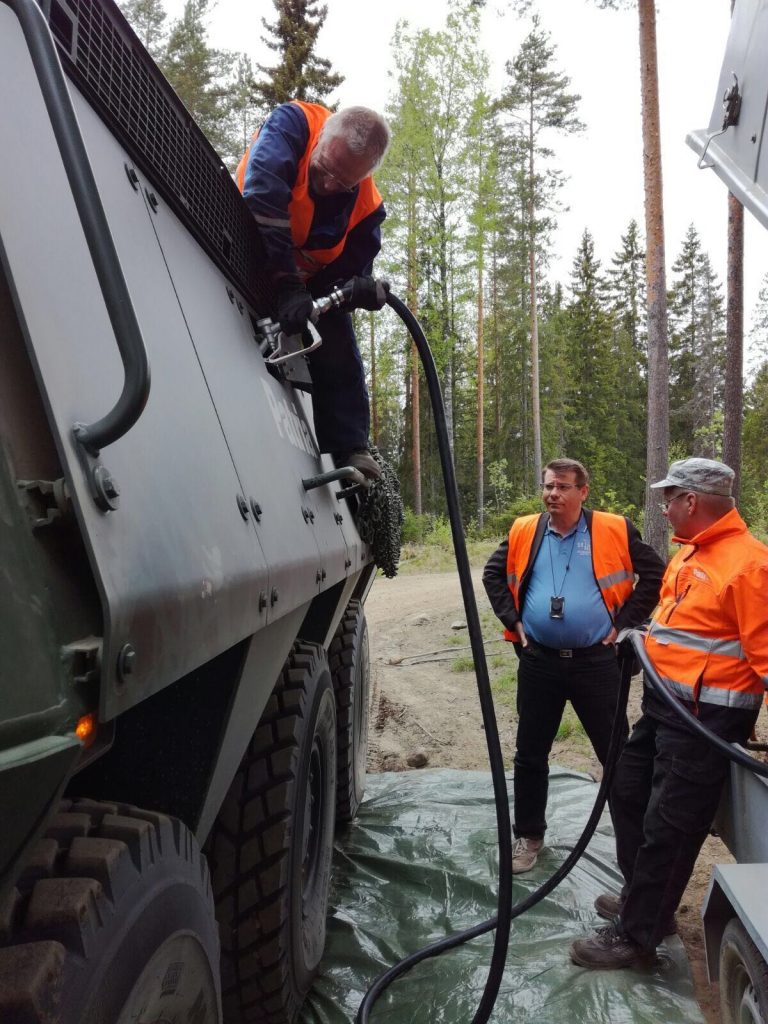 Ensimmäinen tankkaus – testiä jäljellä 18 tuntia.
