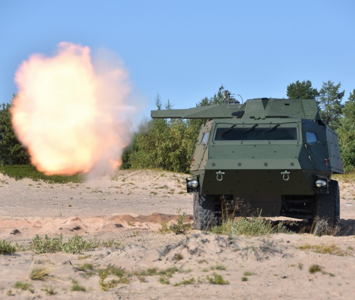 Patria Nemo firing Patria Nemo firing