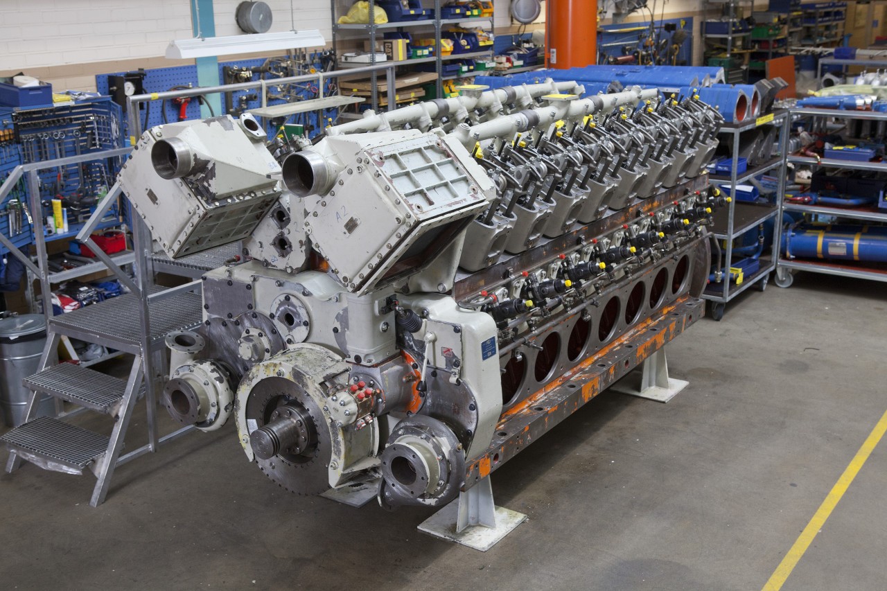 SACM-UD45-V16-dieselmoottori-Photo:Patria