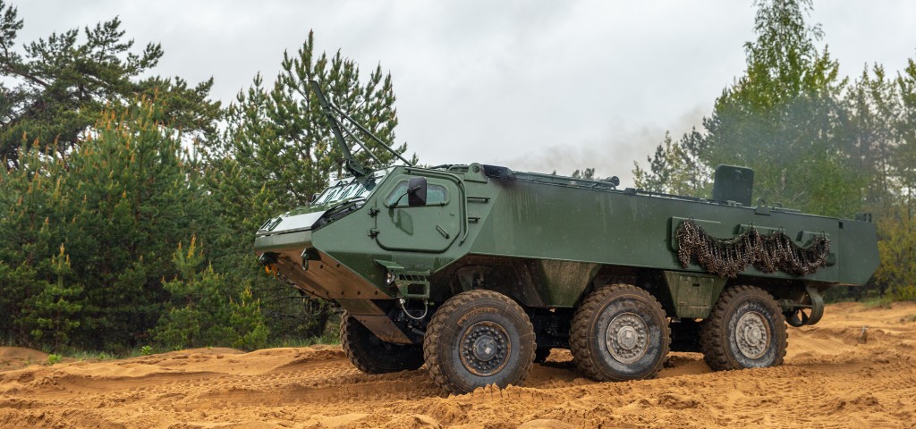 The joint 6x6 vehicle development program 